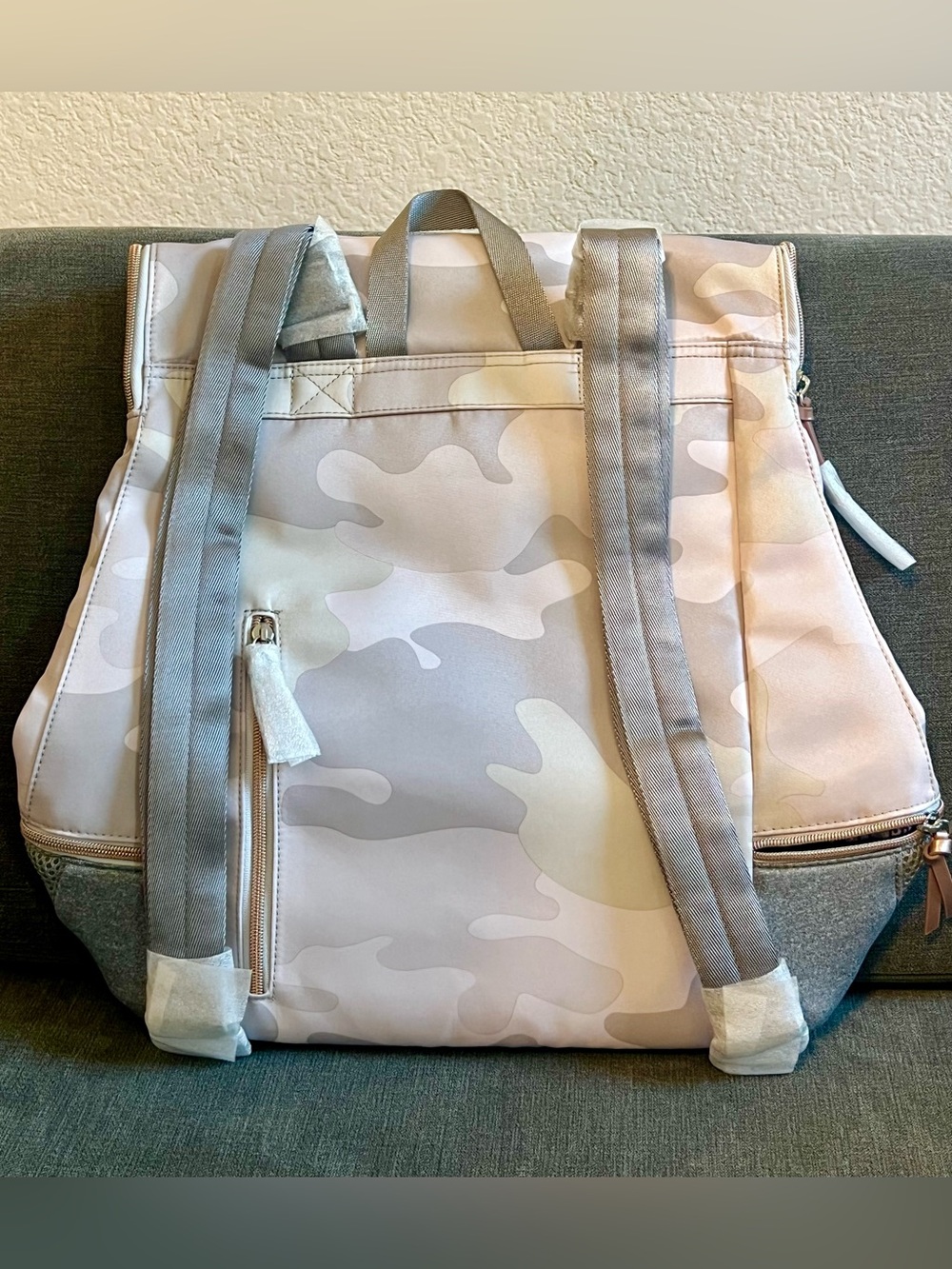 Stella & Dot Crush It Backpack Blush Camo NEW Carry On Diaper Bag Yoga Straps - Picture 6 of 13